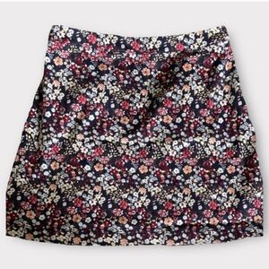 Hollister Junior's Size 1 Above Knee Skirt Side Zipper Floral Print